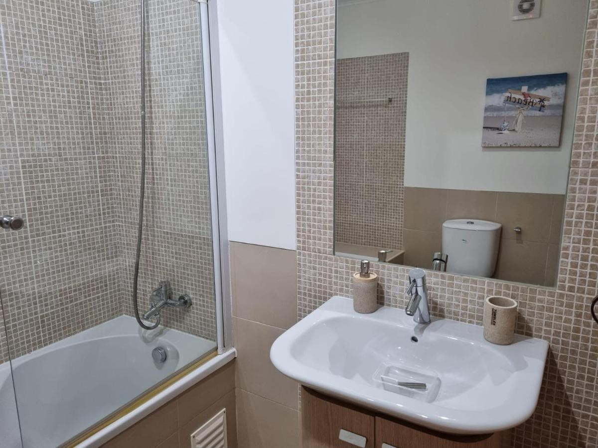 Marinho - 2 Bedroom 2 Bathroom Ground Floor Apartment With Communal Pool And Gardens Conceição Eksteriør billede